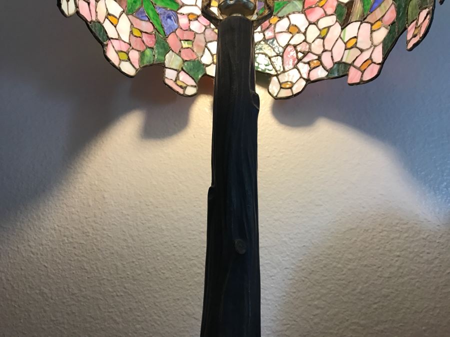Stained Glass Table Lamp [Photo 6]