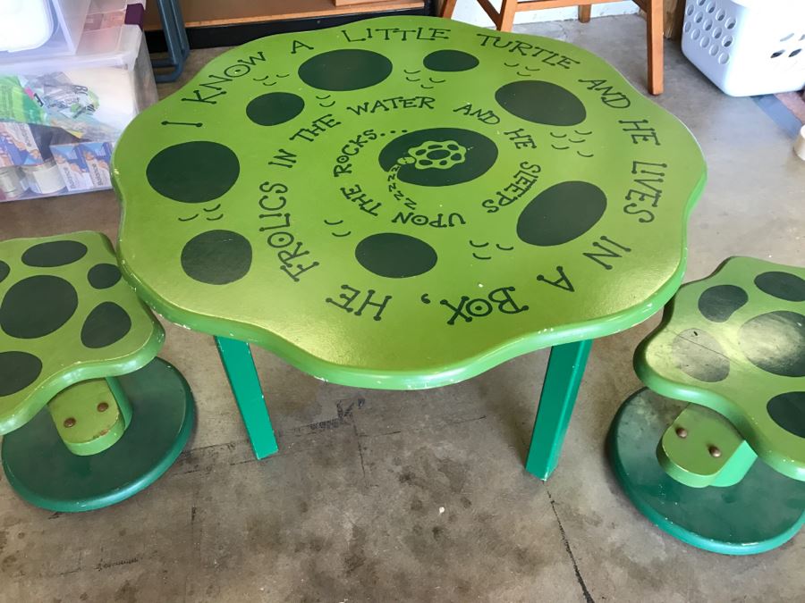 Kids Turtle Table With (2) Chairs [Photo 1]
