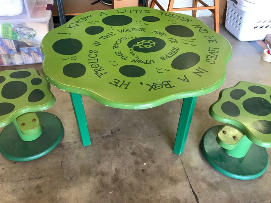 Kids Turtle Table With (2) Chairs [Photo 2]