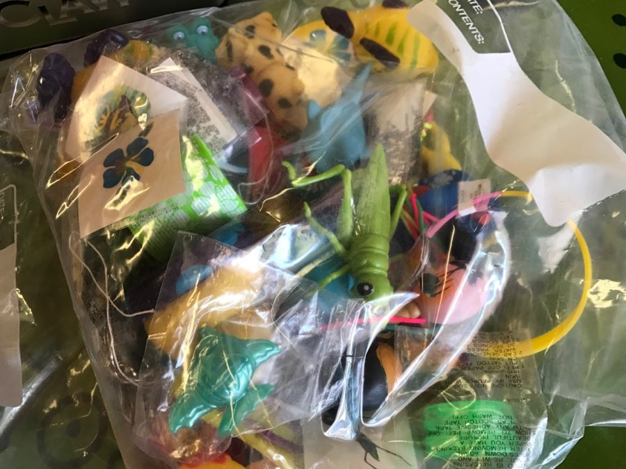 Kids The Claw Game With Various Toy Suprises [Photo 5]