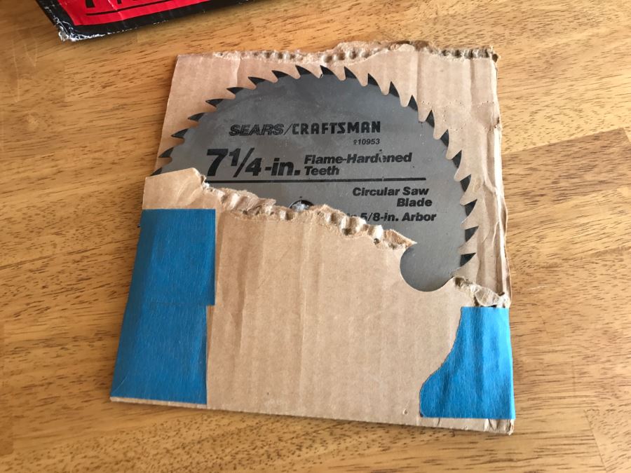 Craftsman 7 1/4 In Circular Saw With Laser Trac And Extra Blade Appears Never Used [Photo 4]