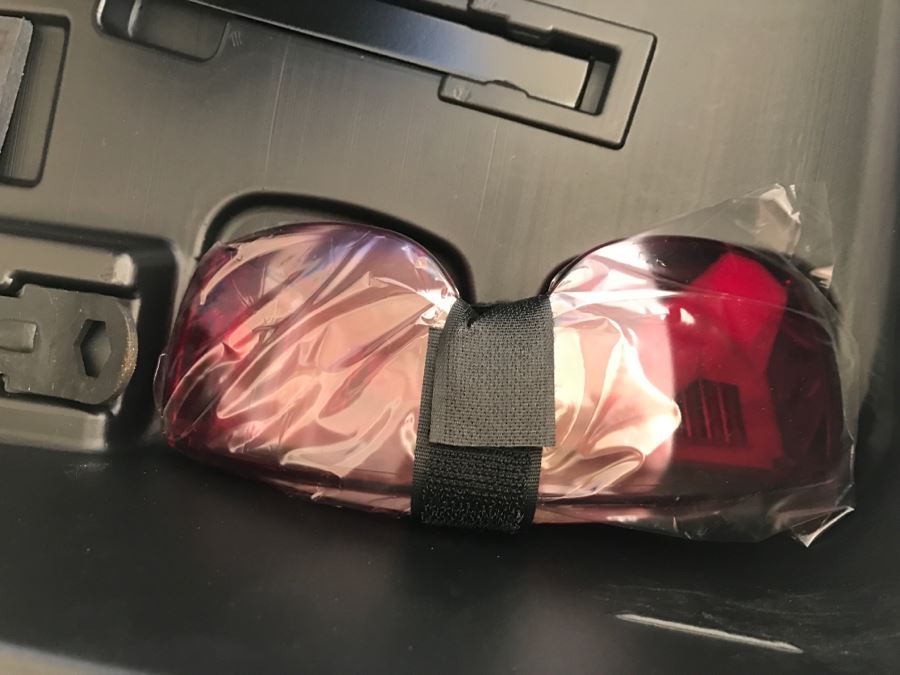 Craftsman 7 1/4 In Circular Saw With Laser Trac And Extra Blade Appears Never Used [Photo 17]