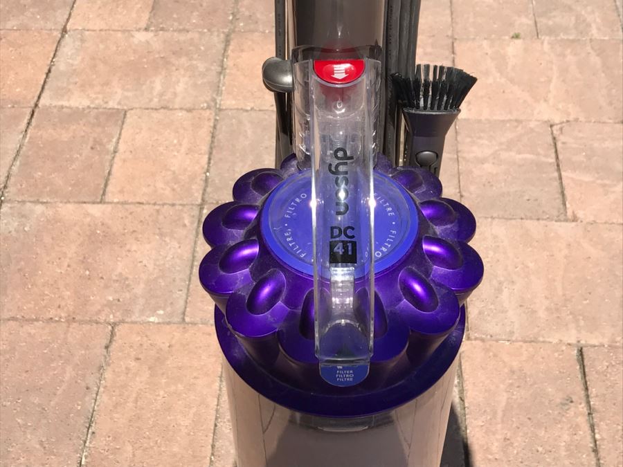 Dyson DC41 Upright Vacuum Cleaner [Photo 4]
