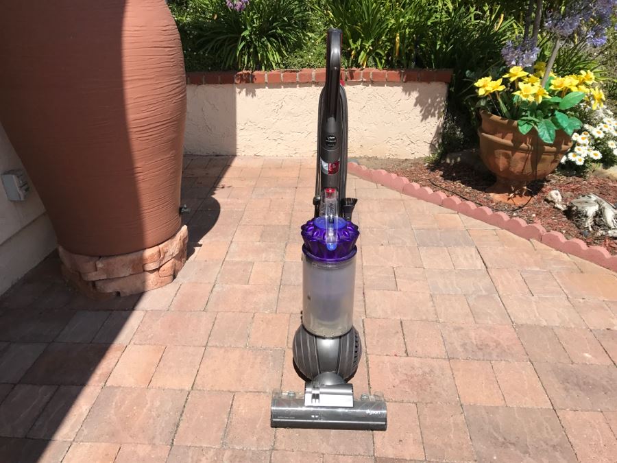 Dyson DC41 Upright Vacuum Cleaner [Photo 3]