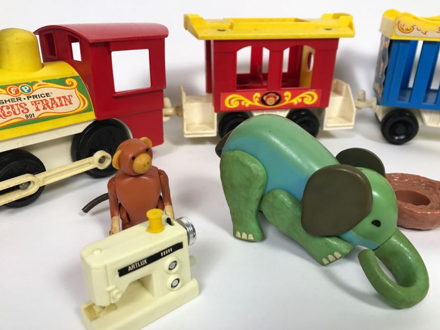 Vintage Fisher-Price Circus Train Toy [Photo 3]