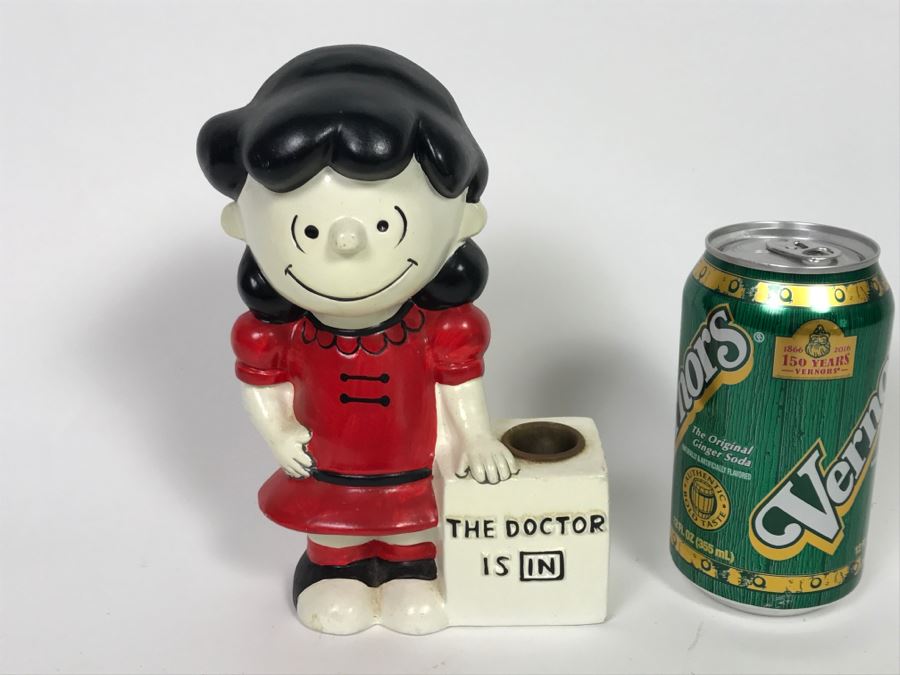Peanuts Lucy Van Pelt 'The Doctor Is In' Candle Holder [Photo 2]