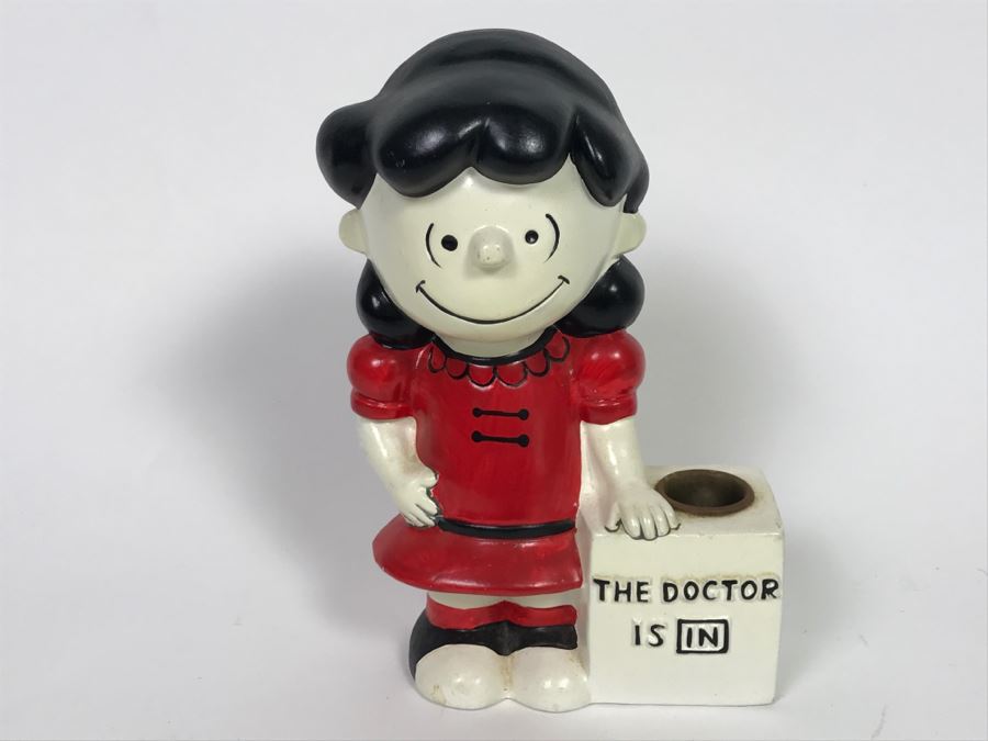 Peanuts Lucy Van Pelt 'The Doctor Is In' Candle Holder [Photo 1]