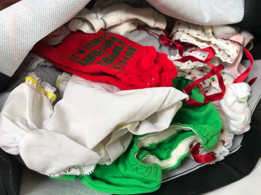 Pair Of Vintage Cabbage Patch Dolls With Doll Clothes [Photo 9]