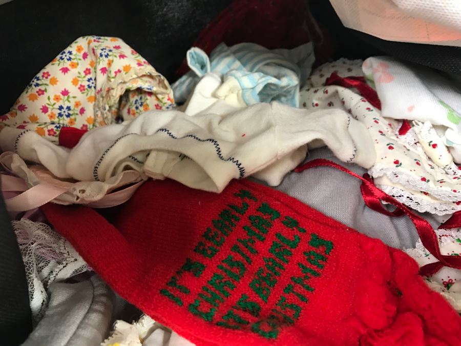 Pair Of Vintage Cabbage Patch Dolls With Doll Clothes [Photo 10]