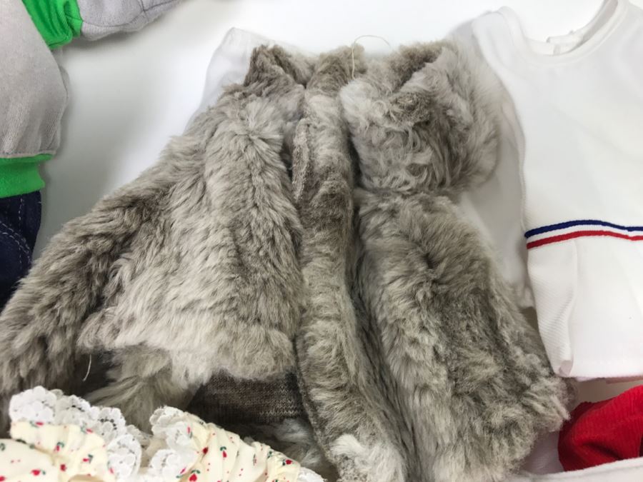 Pair Of Vintage Cabbage Patch Dolls With Doll Clothes [Photo 8]