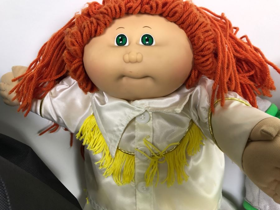 Pair Of Vintage Cabbage Patch Dolls With Doll Clothes [Photo 3]