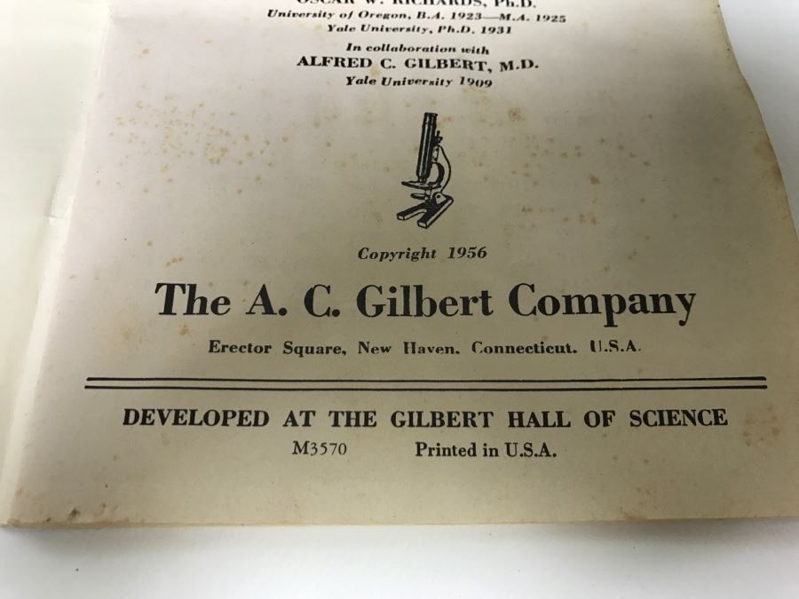 Vintage No. 11 Gilbert Microscope With Metal Case, Specimens And Manuals [Photo 19]