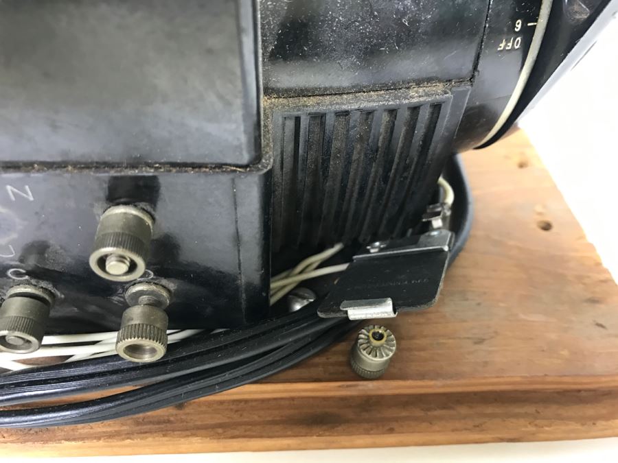 Large Lionel Train Multi Control Trainmaster Type-ZW Transformer [Photo 11]