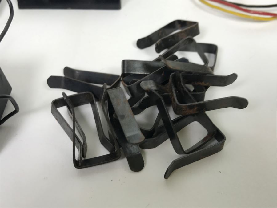 American Flyer Uncoupler, American Flyer Diesel Horn Generator And Clips [Photo 9]