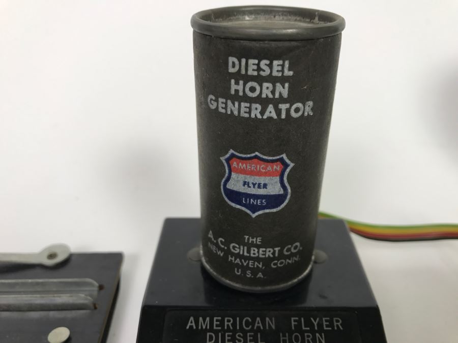 American Flyer Uncoupler, American Flyer Diesel Horn Generator And Clips [Photo 4]