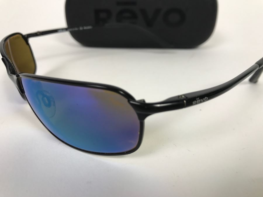 Men's REVO Italy Polarized Sunglasses With Case