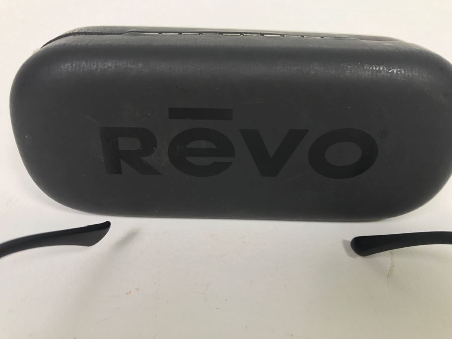 Men's REVO Italy Polarized Sunglasses With Case [Photo 4]