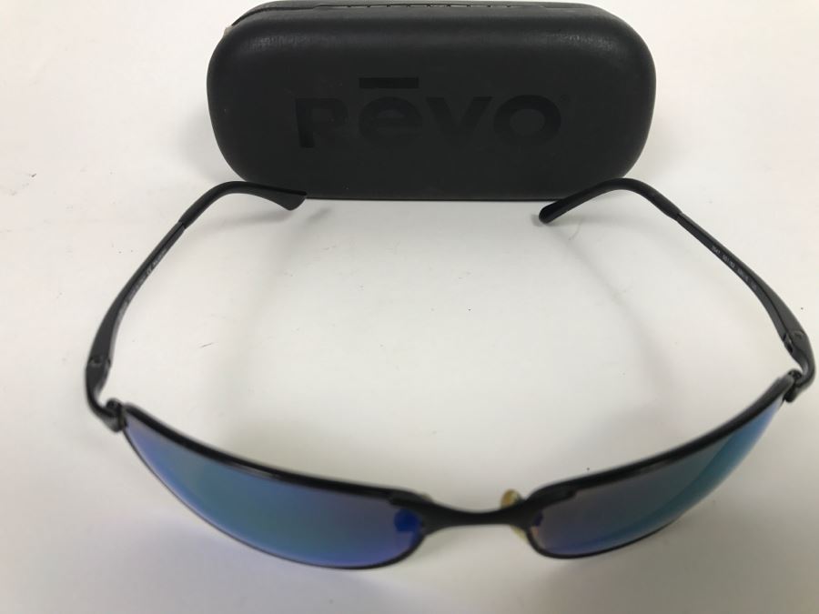 Men's REVO Italy Polarized Sunglasses With Case [Photo 3]