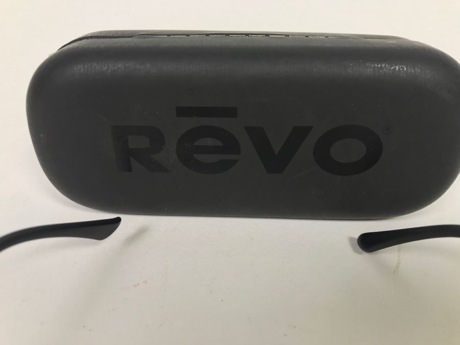 Men's REVO Italy Polarized Sunglasses With Case [Photo 6]