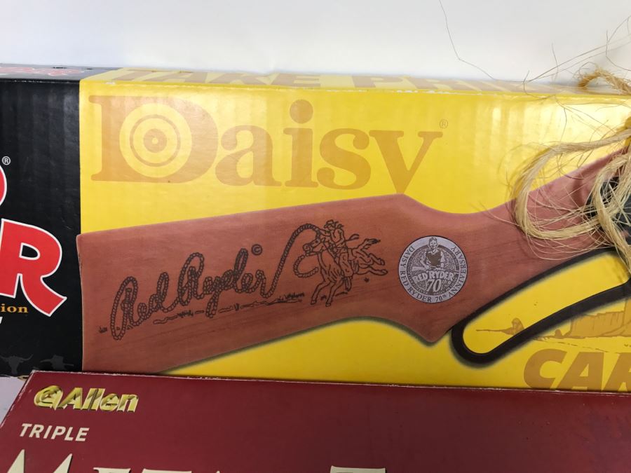 Daisy Red Ryder 70th Anniversary Edition BB Gun With Metal Target And Self-Adhesive Targets [Photo 3]