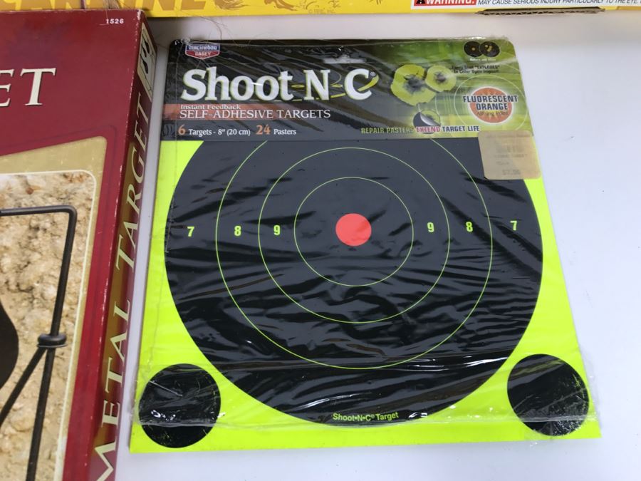 Daisy Red Ryder 70th Anniversary Edition BB Gun With Metal Target And Self-Adhesive Targets [Photo 8]