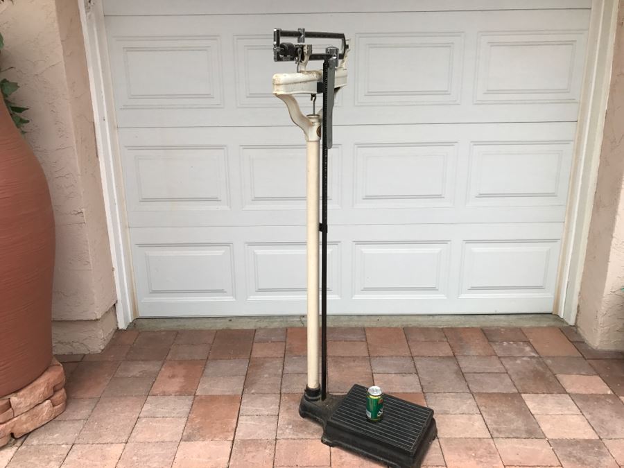 Vintage Physician's Medical Scale Continental Scale Works Chicago Cast Iron [Photo 16]