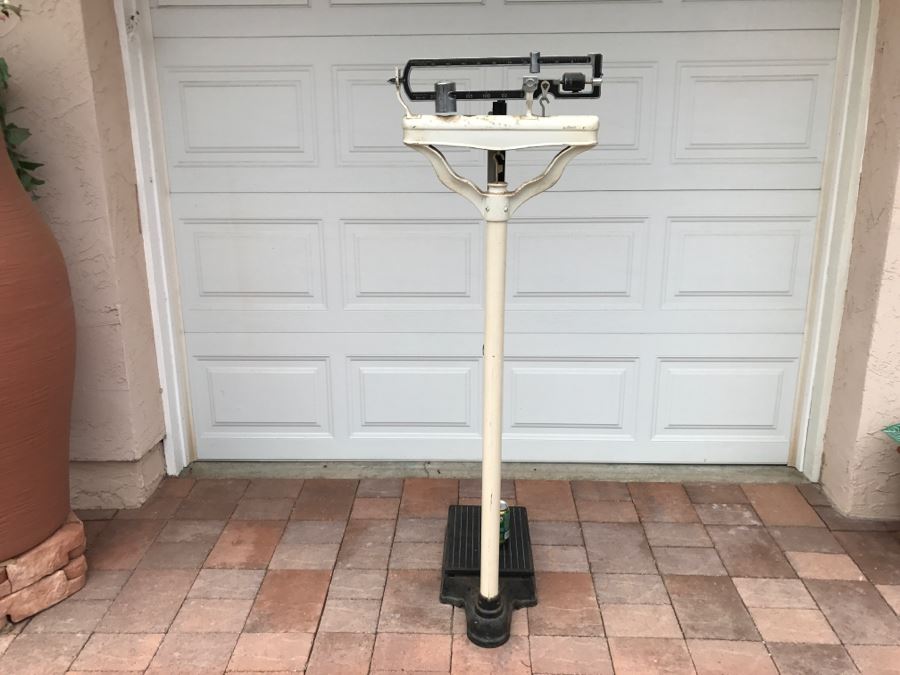 Vintage Physician's Medical Scale Continental Scale Works Chicago Cast Iron [Photo 18]