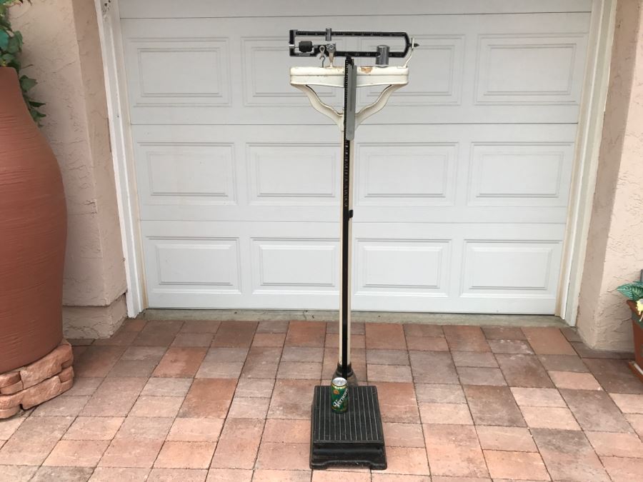 Vintage Physician's Medical Scale Continental Scale Works Chicago Cast Iron [Photo 15]