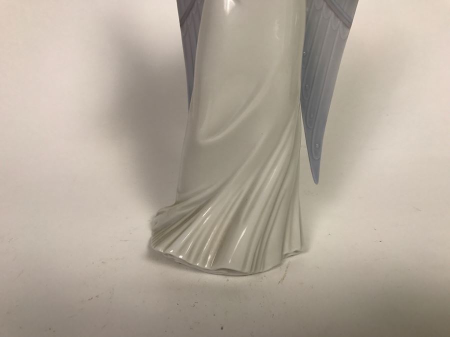 Lladro Angel Figurine [Photo 5]