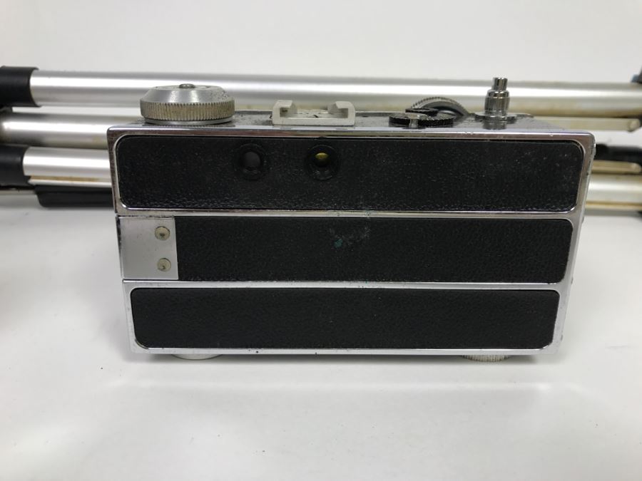 Vintage Argus Film Camera With Tripod [Photo 11]