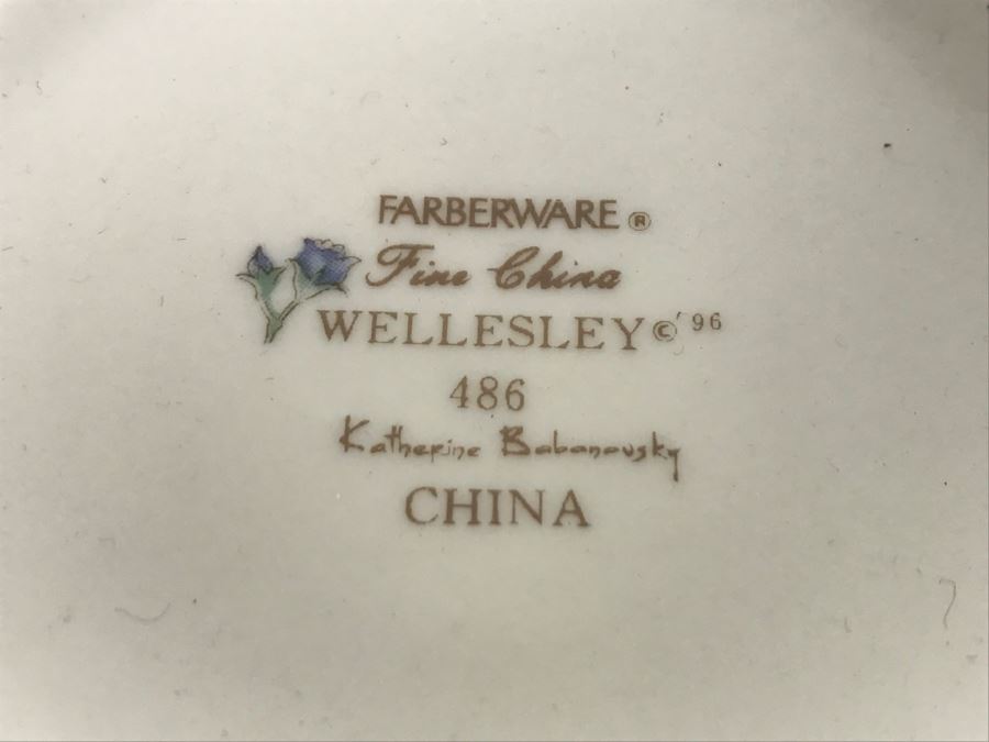 China Setting For 10 Farberware Fine China Wellesley Katherine Babanovsky Plus Creamer Sugar Large Bowls - See Photos [Photo 2]