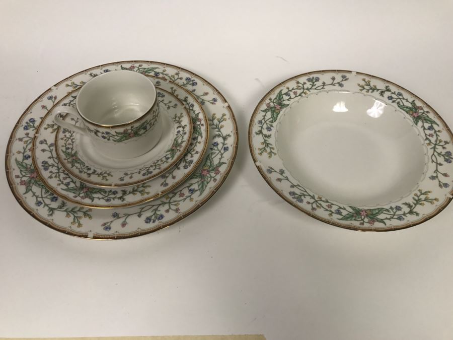 China Setting For 10 Farberware Fine China Wellesley Katherine Babanovsky Plus Creamer Sugar Large Bowls - See Photos [Photo 3]