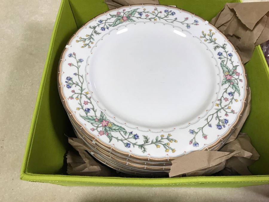 China Setting For 10 Farberware Fine China Wellesley Katherine Babanovsky Plus Creamer Sugar Large Bowls - See Photos [Photo 4]