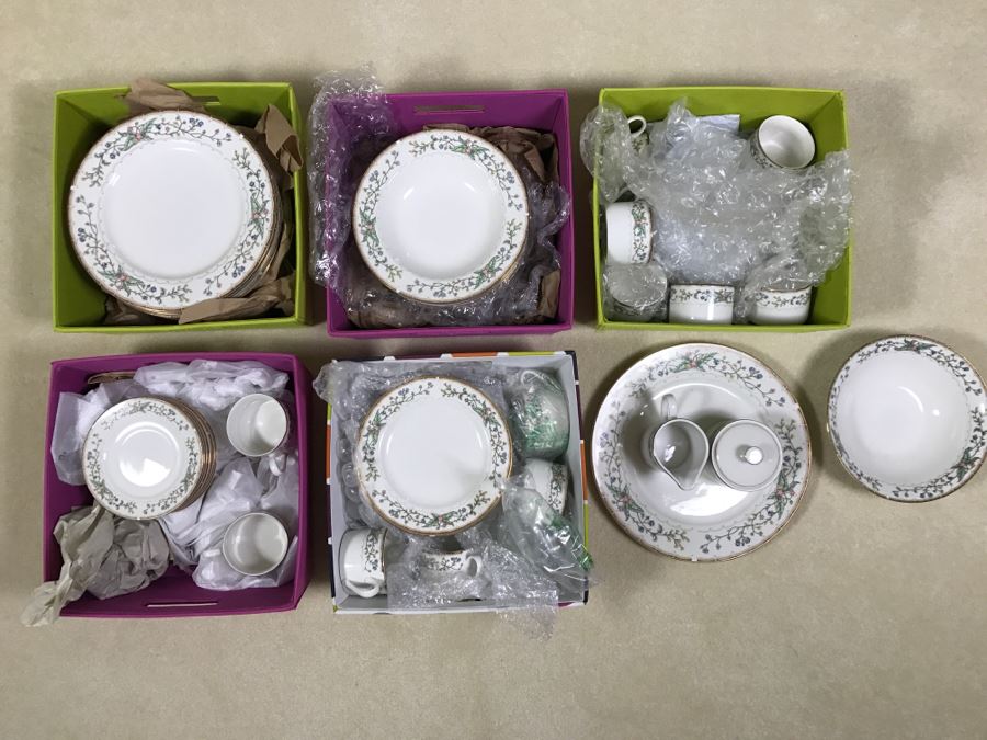 China Setting For 10 Farberware Fine China Wellesley Katherine Babanovsky Plus Creamer Sugar Large Bowls - See Photos [Photo 10]