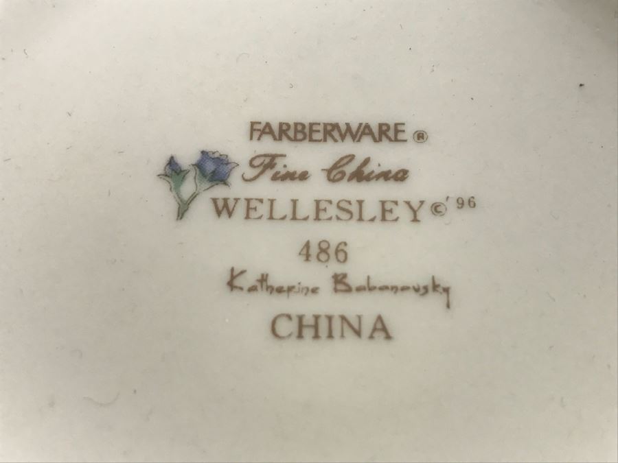 China Setting For 10 Farberware Fine China Wellesley Katherine Babanovsky Plus Creamer Sugar Large Bowls - See Photos [Photo 8]
