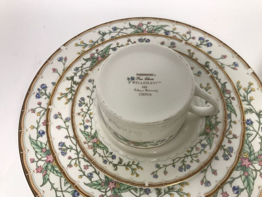 China Setting For 10 Farberware Fine China Wellesley Katherine Babanovsky Plus Creamer Sugar Large Bowls - See Photos [Photo 7]