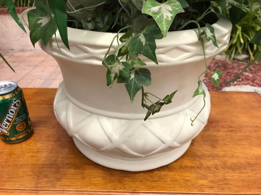 Artificial Flower Display With Flower Pot [Photo 3]