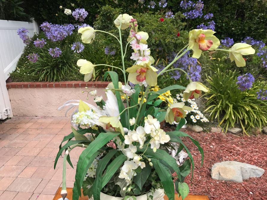 Artificial Flower Display With Flower Pot [Photo 4]