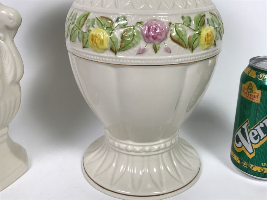 Pair Of Belleek Ireland Vases [Photo 3]