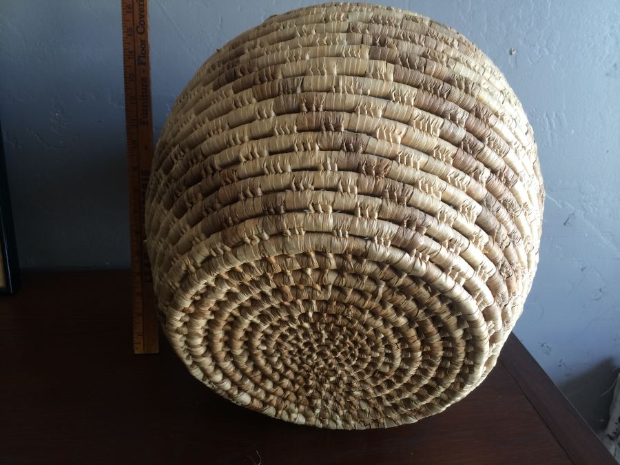 Wooven Basket with Lid [Photo 5]