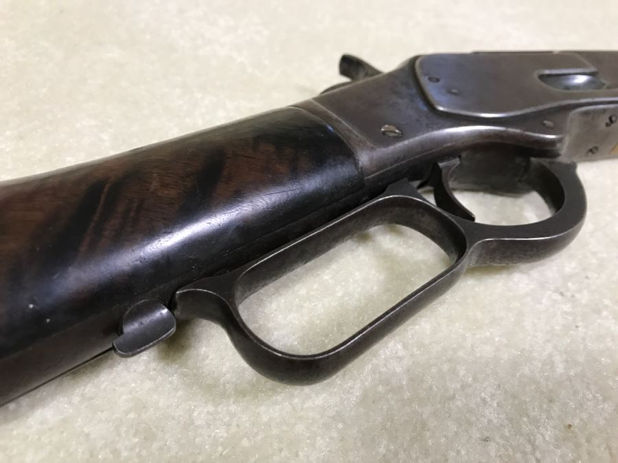 Antique Winchester Repeating Arms New Haven Conn Model 1873 32 W.C.F. Lever Action Rifle Octagonal Barrel 'The Gun that Won the West' With Provenance - 24' Barrell Length - SN 424027B [Photo 5]