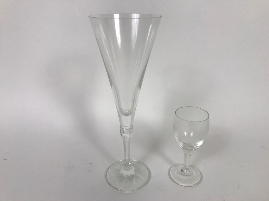 (7) Champagne Stemware Glasses And (6) Stemware Glasses [Photo 3]