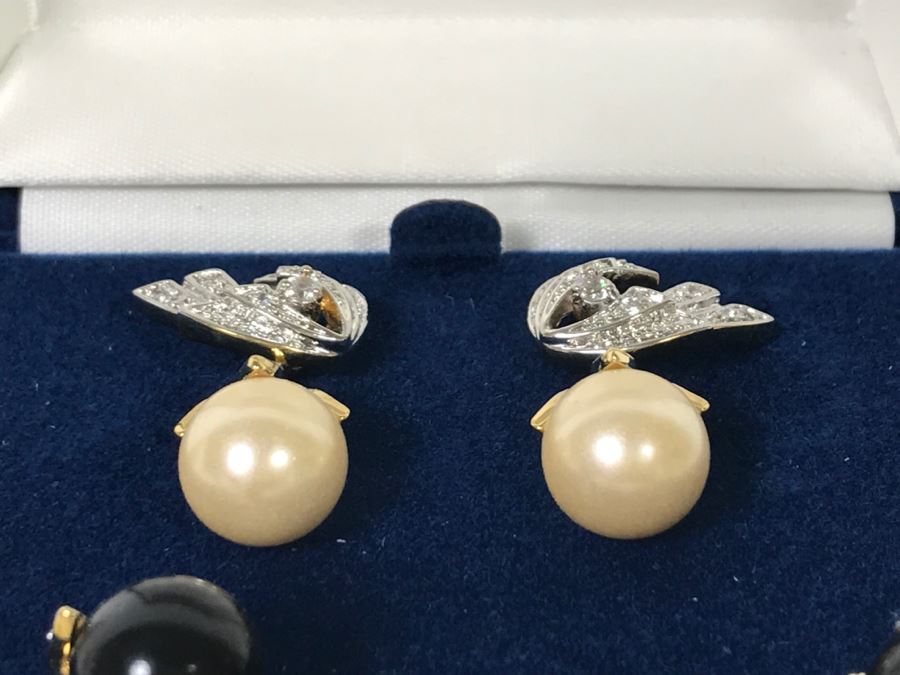 (2) Pairs Of Camrose & Kross Reproduction Jewelry Worn By Jacqueline Kennedy With Certificates Of Authenticity [Photo 6]