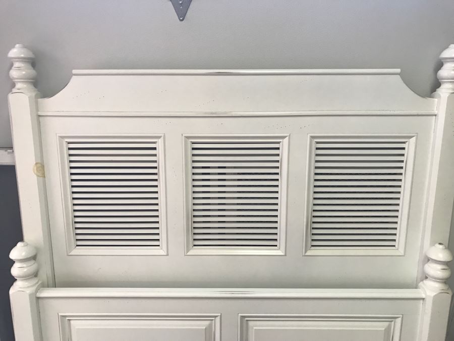 Double Size White Headboard And Footboard With Rails [Photo 4]