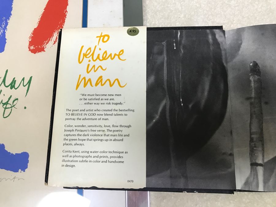 Set Of (3) Signed Framed Prints By Sister Corita And Pair Of Books To Believe In Man And To Believe In God By Joseph Pintauro And Sister Corita [Photo 19]