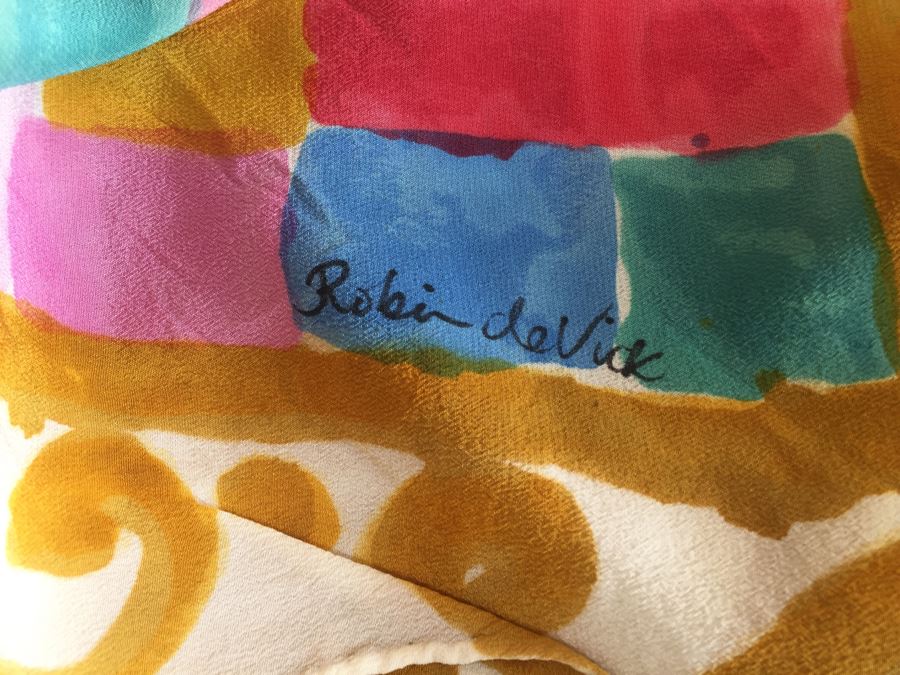 Collection Of Ladies Scarves [Photo 3]