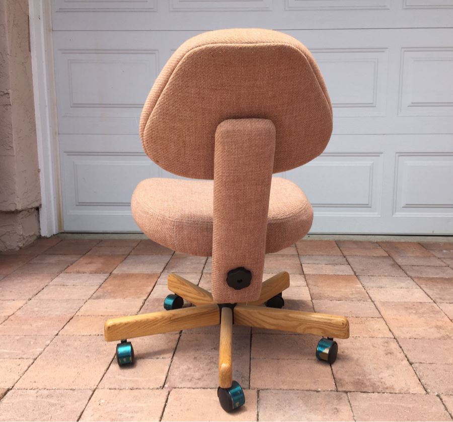 Office Chair [Photo 3]