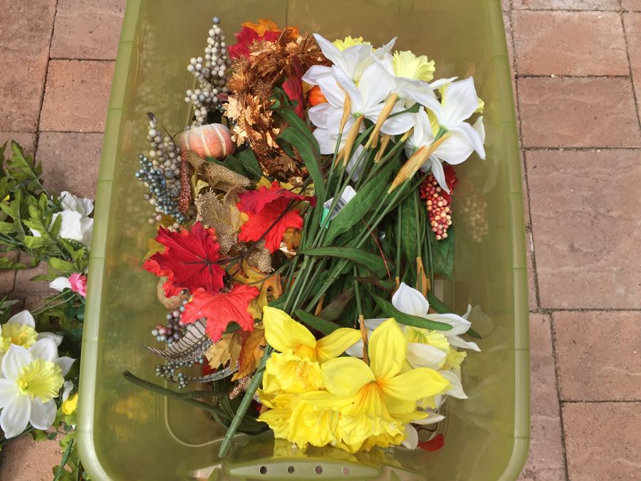 Huge Fall Decoration Lot With (2) Bins Filled With Home Decor, Artificial Flowers, Wreaths [Photo 8]