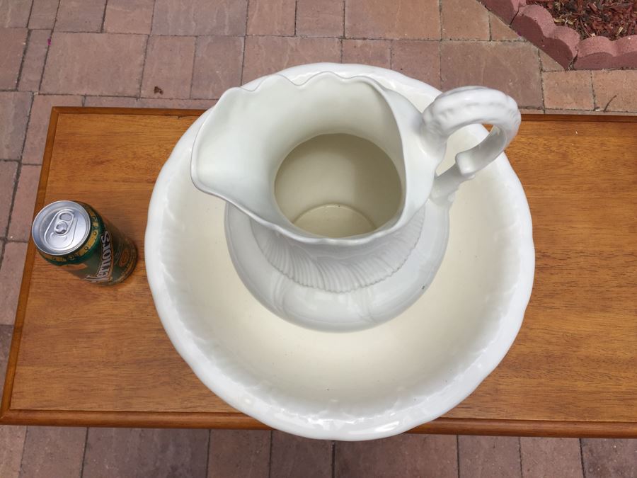 Signed White Pitcher And Wash Basin [Photo 5]