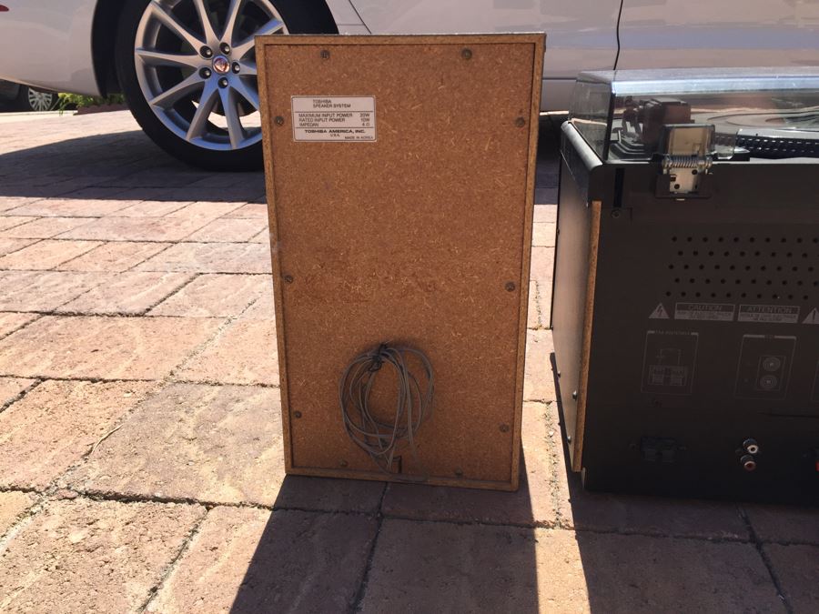 TOSHIBA Stereo Unit With Record Player, Tuner, Double Cassette, Speakers [Photo 8]